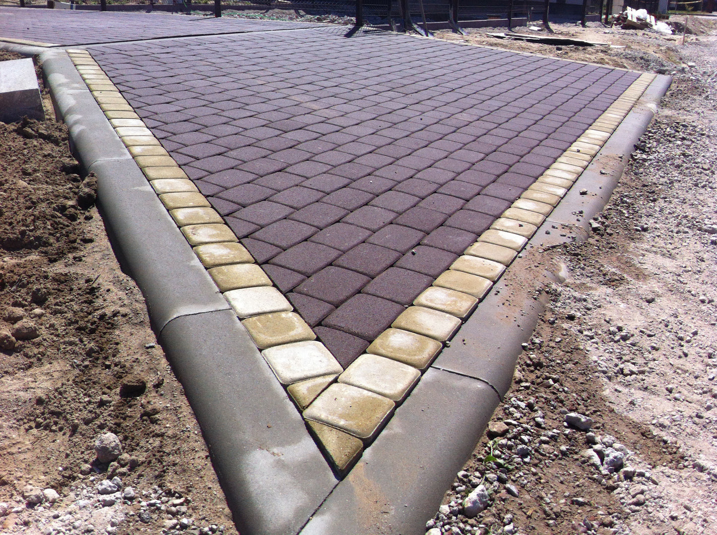 Trinkelių klojimo darbai